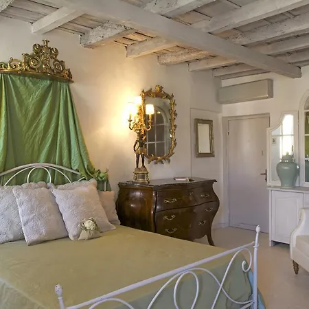 Le Stanze Del Cardinale Bed & Breakfast 3*